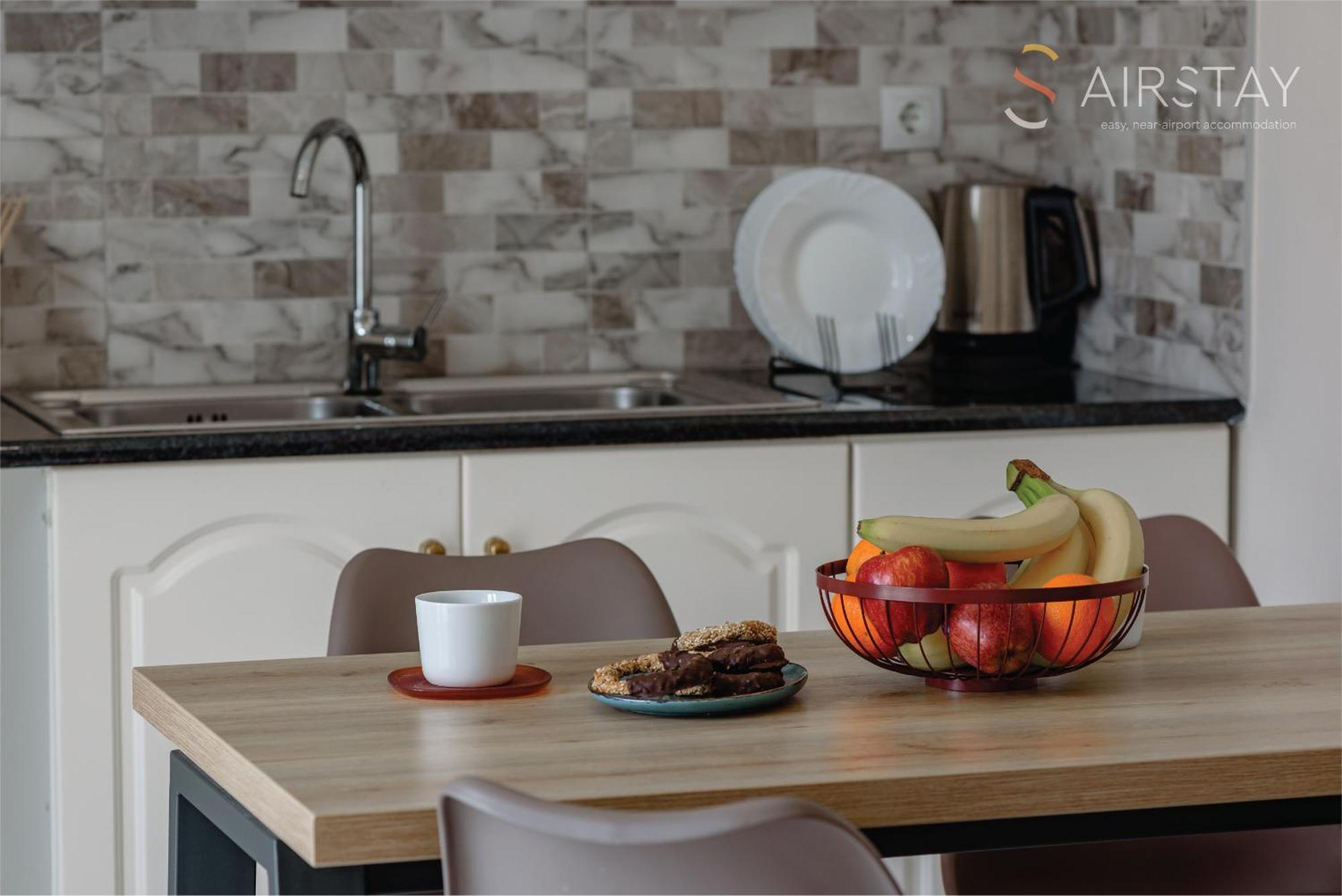 Zilean Airport By Airstay Apartment *